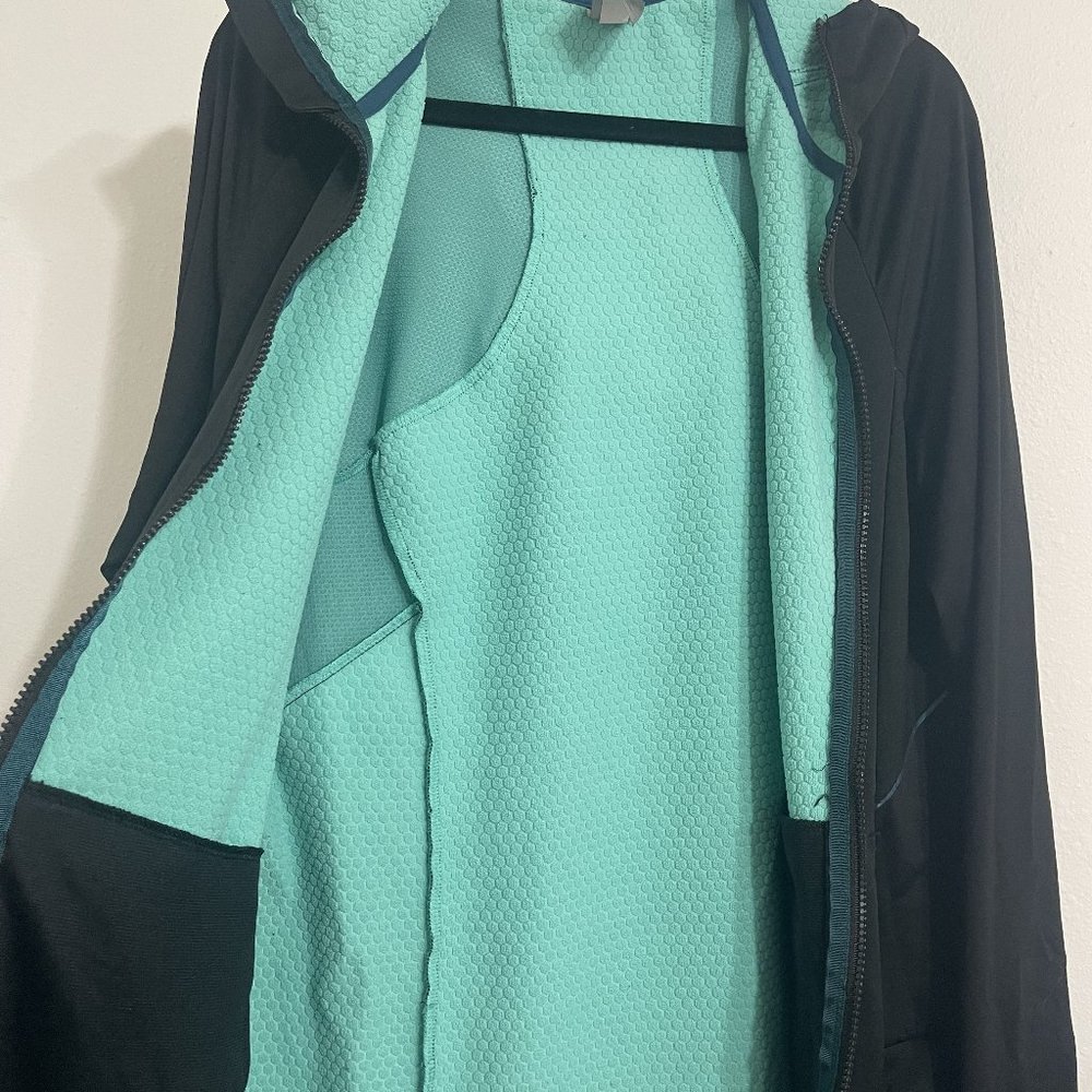 Black and Teal Champion XXL Zip Up Workout Jacket